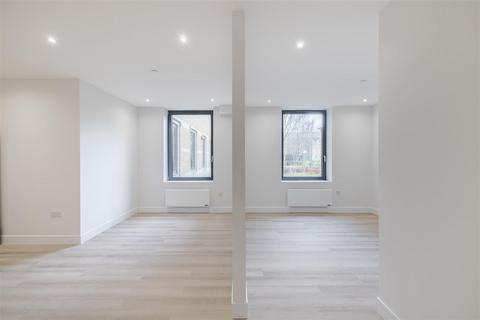 1 bedroom flat to rent, Streamside House, Uxbridge