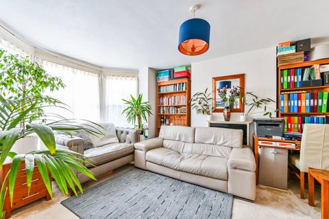 1 bedroom flat for sale, Ferme Park Road, Crouch End, London, N8