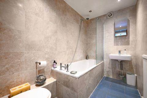 1 bedroom flat for sale, Ferme Park Road, Crouch End, London, N8