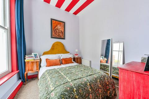 2 bedroom flat for sale, Harrow Road, Maida Vale, London, W9