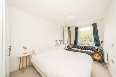 undefined, Kings Arms Court, London E1