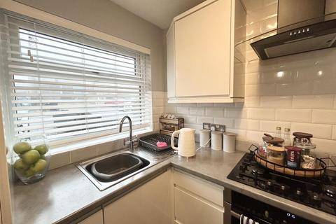 2 bedroom terraced house for sale, Heathmoor Way, Halifax HX2