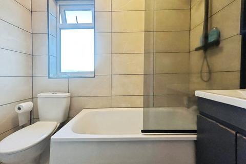 2 bedroom terraced house for sale, Kingsford Street, Greater Manchester M5