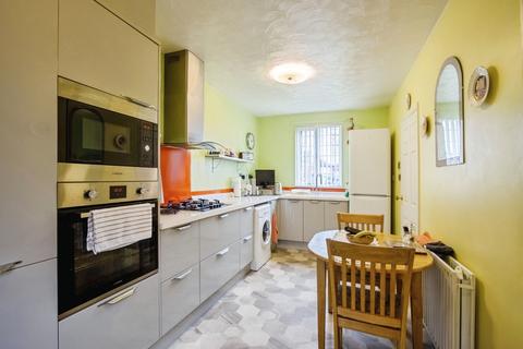 3 bedroom semi-detached house for sale, Broadway, West Yorkshire WF2