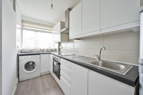 2 bedroom flat for sale, Highcliffe Drive, Roehampton, London, SW15