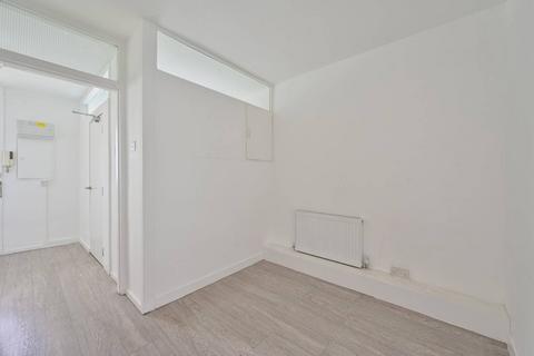 2 bedroom flat for sale, Highcliffe Drive, Roehampton, London, SW15