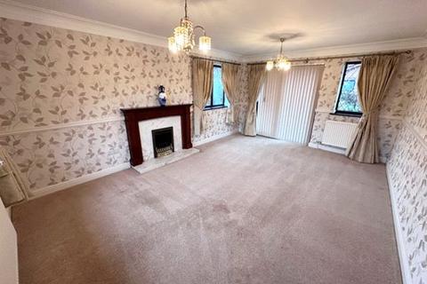 3 bedroom bungalow to rent, Becconsall Drive, Crewe, Cheshire, CW1