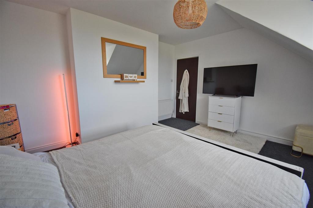 Bedroom 1.1.jpg