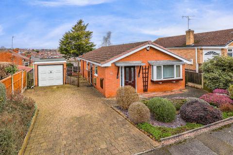 2 bedroom detached bungalow for sale, Russet Avenue, Nottingham NG4