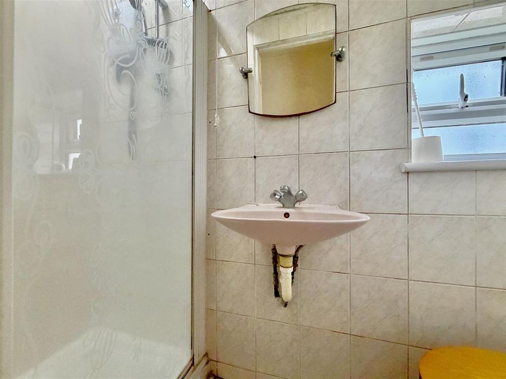 Shower Room/ WC