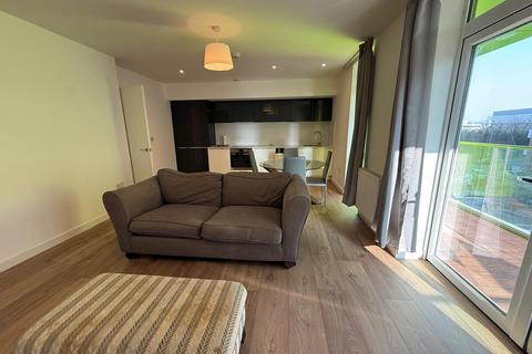 2 bedroom flat to rent, Park Royal, London NW10