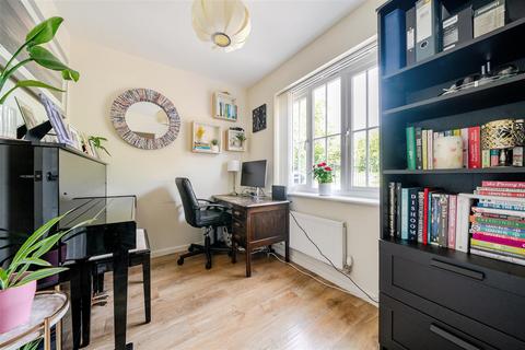 undefined, Markham Rise, Bedford