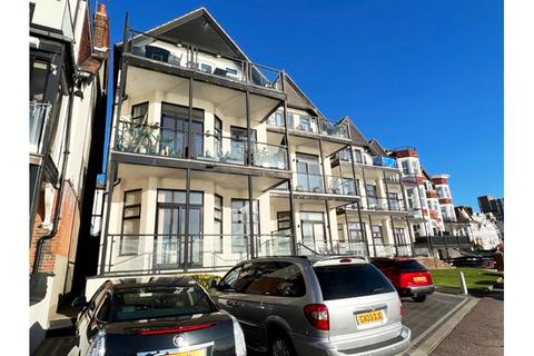 Flat to rent, The Leas, Westcliff-on-sea, Essex