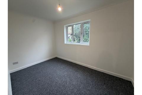 Flat to rent, The Leas, Westcliff-on-sea, Essex