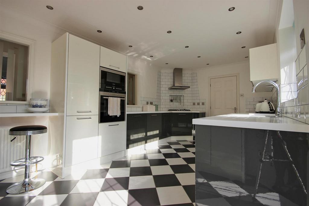 Breakfast kitchen