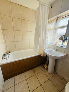 Studio to rent, Drew Gardens, Greenford, UB6 7QG