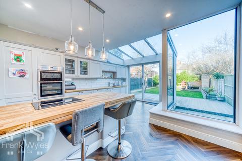 4 bedroom end of terrace house for sale, Cudworth Road, Lytham St. Annes, Lancashire
