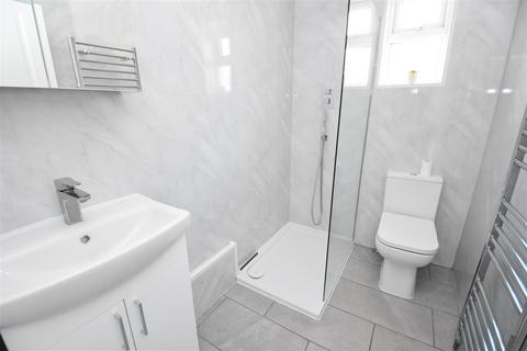 undefined, Queen Elizabeth Chase, Rochford