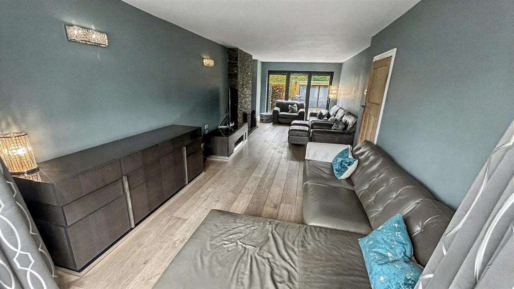 Through Lounge