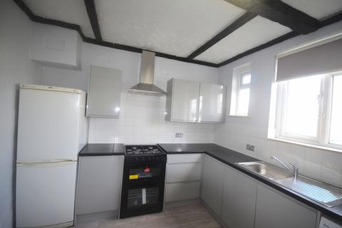 3 bedroom flat to rent, Ilford, IG5