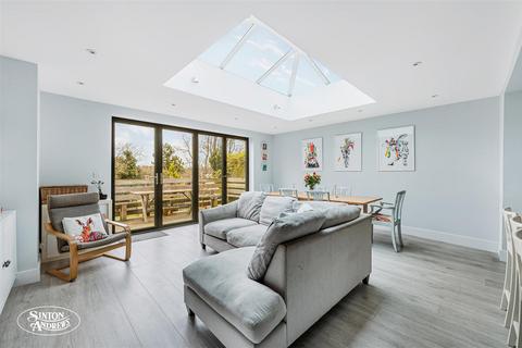 5 bedroom semi-detached house for sale, Boston Gardens, Brentford