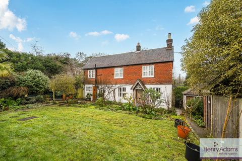 London Road, Rake, GU33