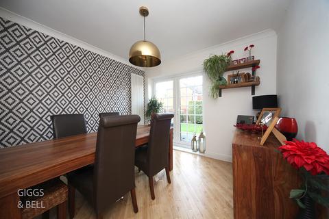 4 bedroom detached house for sale, Luton, Bedfordshire, LU2