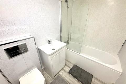 1 bedroom flat to rent, Hartshill Road, ST4
