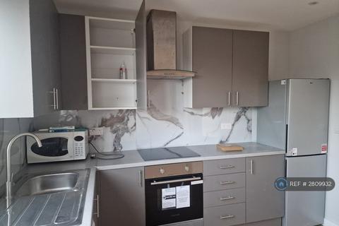 2 bedroom flat to rent, Hillside Avenue, Wembley, HA9