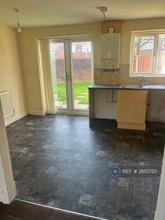 2 bedroom semi-detached house to rent, Havelock Close, Blackburn, BB2