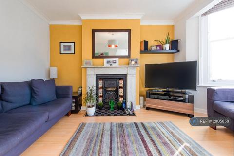 2 bedroom flat to rent, Beechdale Road, London, SW2