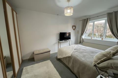 2 bedroom flat for sale, Hill Top Road, Moldgreen, HD5