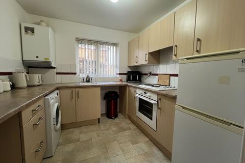 2 bedroom flat for sale, Hill Top Road, Moldgreen, HD5