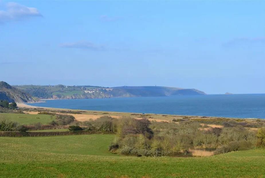 Hero 1y7d59jv9--2263 2southdsc 0440 slapton strete