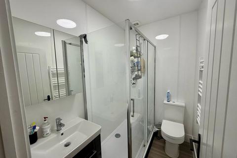 2 bedroom flat to rent, Richmond Road, Cardiff CF24