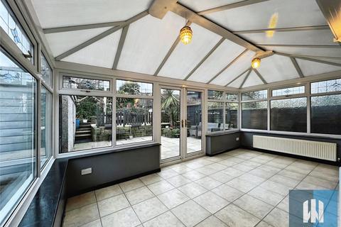 2 bedroom bungalow for sale, Deganwy Drive, Kirkheaton, Huddersfield, HD5