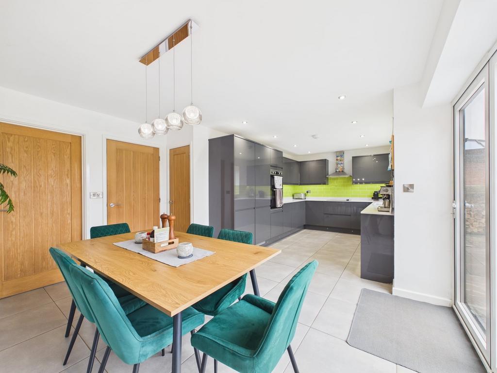 Open plan kitchen/diner