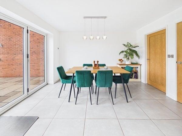 Open plan kitchen/diner