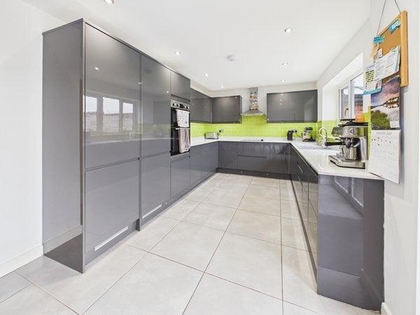 Open plan kitchen/diner