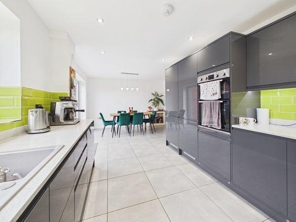 Open plan kitchen/diner