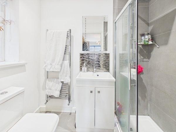 En-suite shower room
