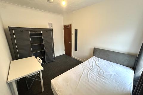 1 bedroom house to rent, Queen Street, Pontypridd CF37