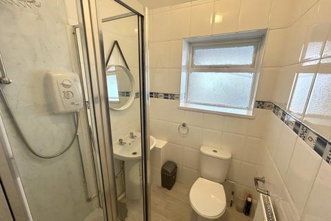 1 bedroom house to rent, Queen Street, Pontypridd CF37