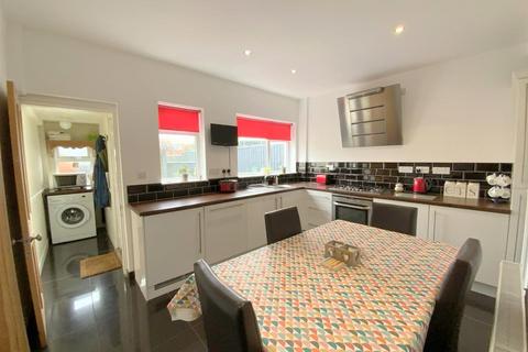 undefined, Grove Crescent, Grimsby