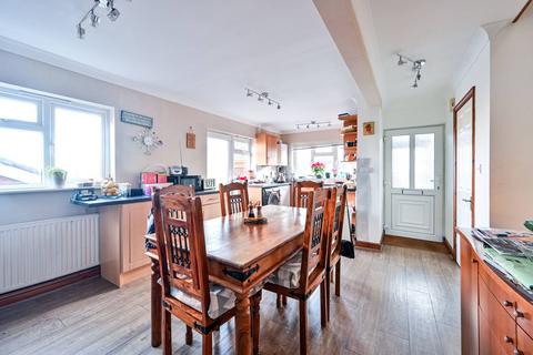 Beechwood Road, Knaphill, Woking, GU21