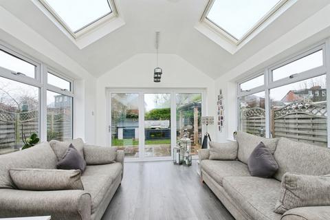 4 bedroom semi-detached house for sale, Fifth Avenue, York