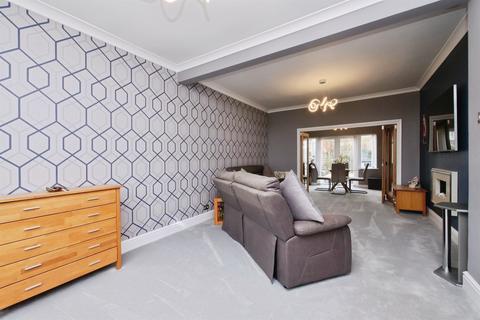 4 bedroom semi-detached house for sale, Fifth Avenue, York