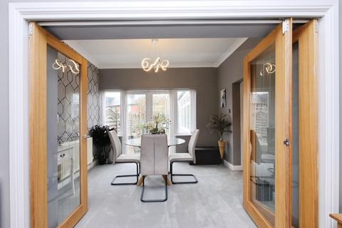4 bedroom semi-detached house for sale, Fifth Avenue, York
