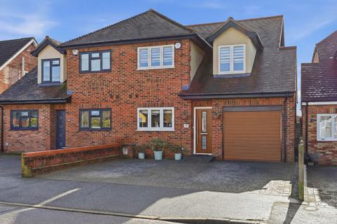 4 bedroom semi-detached house for sale, First Avenue, Billericay, CM12