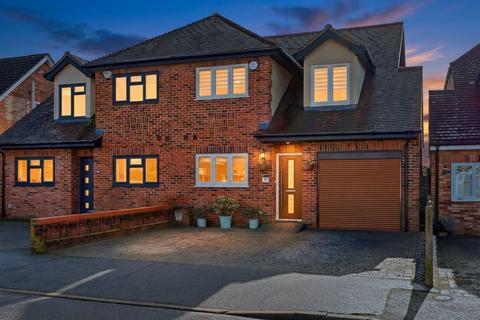 First Avenue, Billericay, CM12